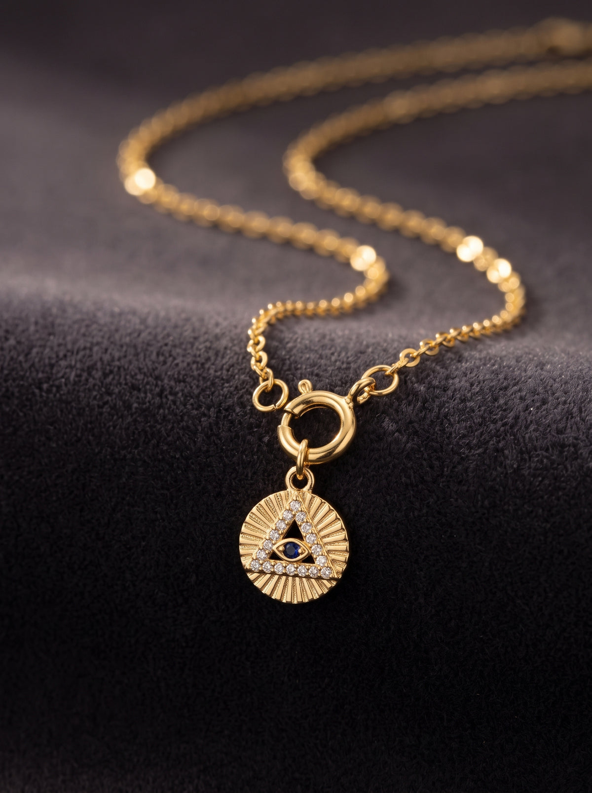 Triangle de Lumière Kolye